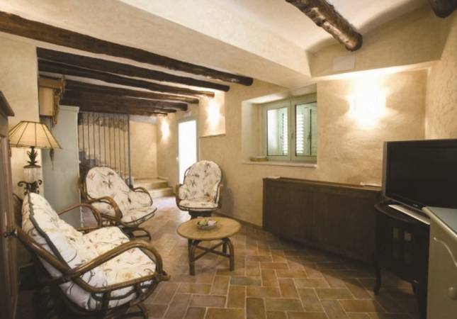 Las mejores habitaciones en Hotel Rural El Pilaret. Relájate con nuestra oferta en Huesca