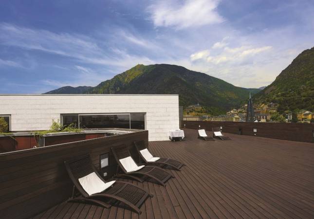 Las mejores habitaciones en Golden Tulip Andorra Fenix Hotel. Relájate con nuestra oferta en Escaldes-Engordany
