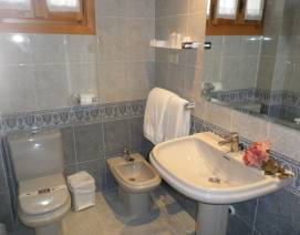 Baño habitación, Doble Uso Individual, Hotel Mediodia en Huesca