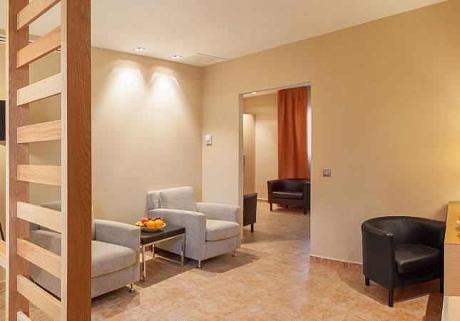 Las mejores habitaciones en Confluent Health Resort. Disfruta  los mejores precios de Valencia