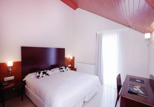 Románticas habitaciones en Hotel Mu. Disfruta  nuestra oferta en Ordino